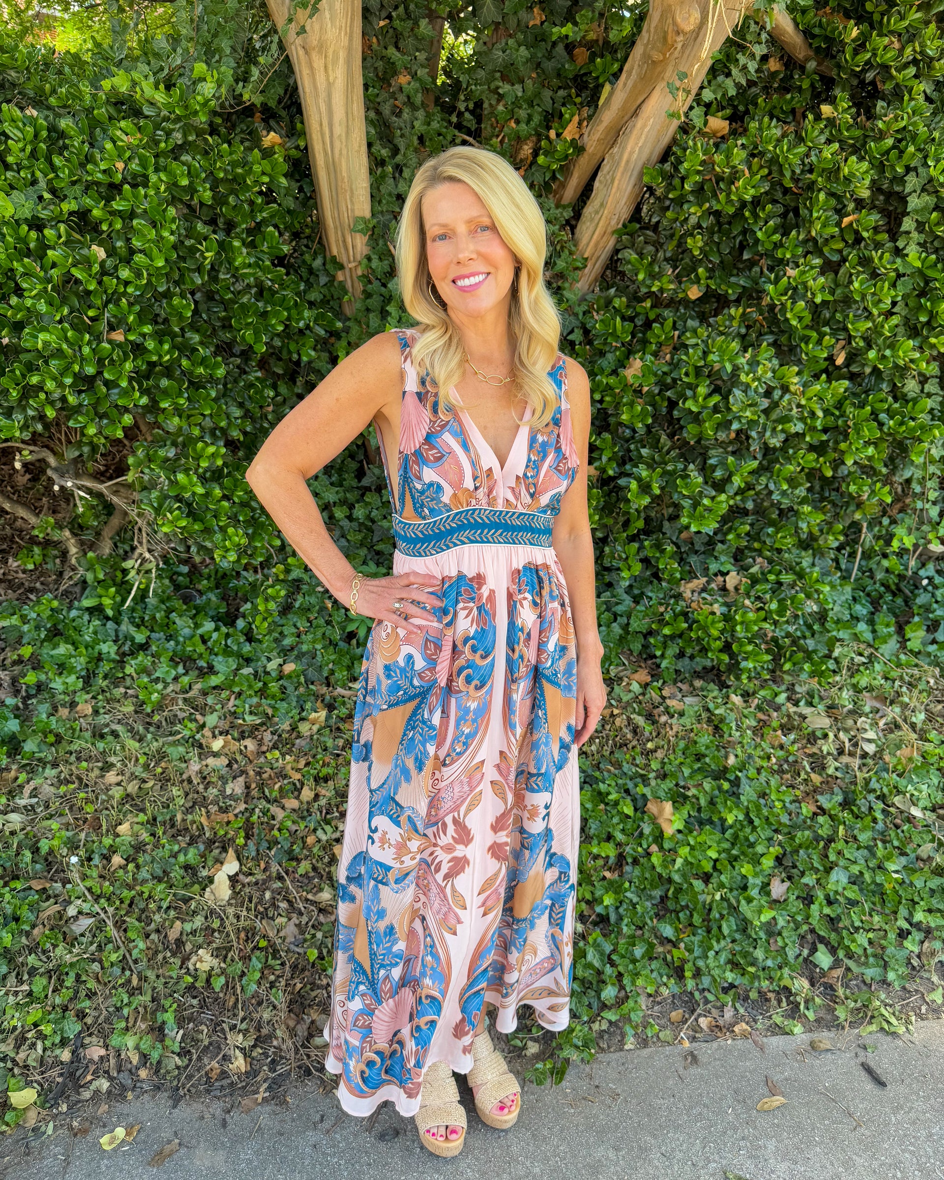 Farm Rio Garden Scarf Soft Pink Midi Dress - Large Farm Rio Garden Scarf Soft Pink Midi Dress - Large