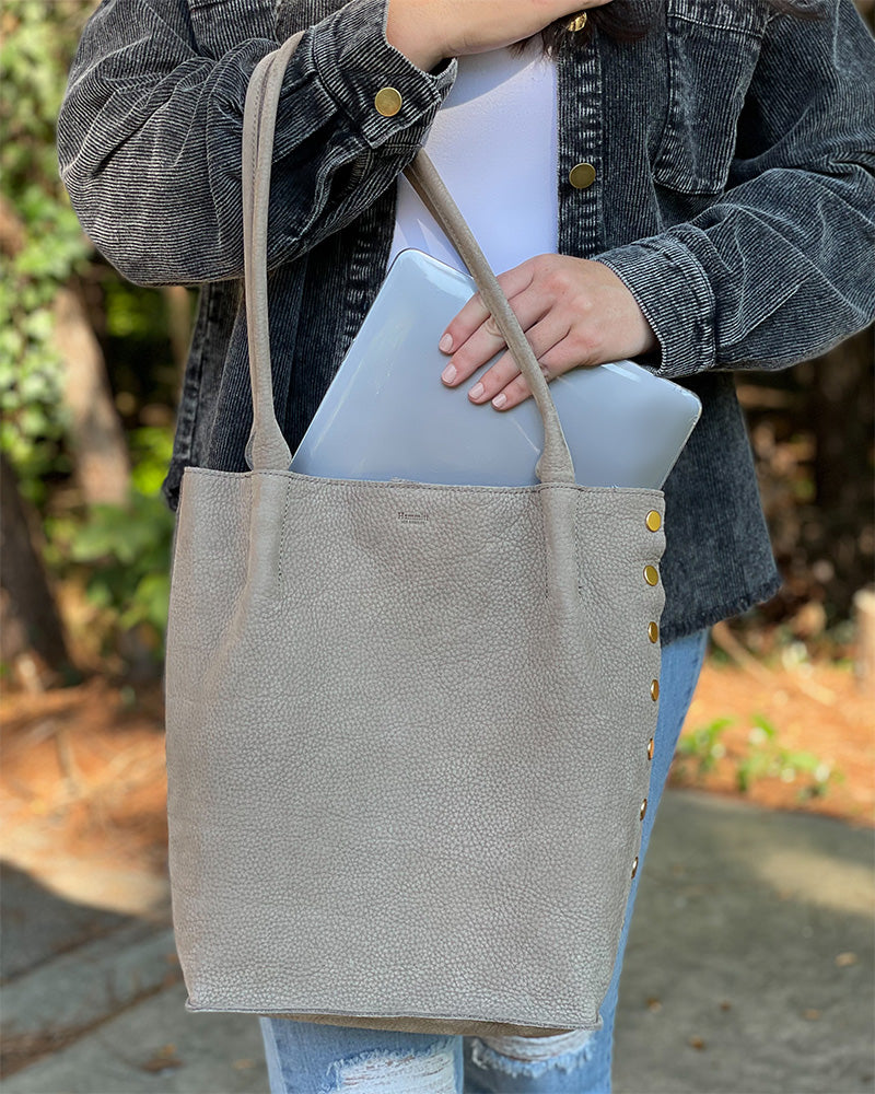 Hammitt oliver tote Clearance